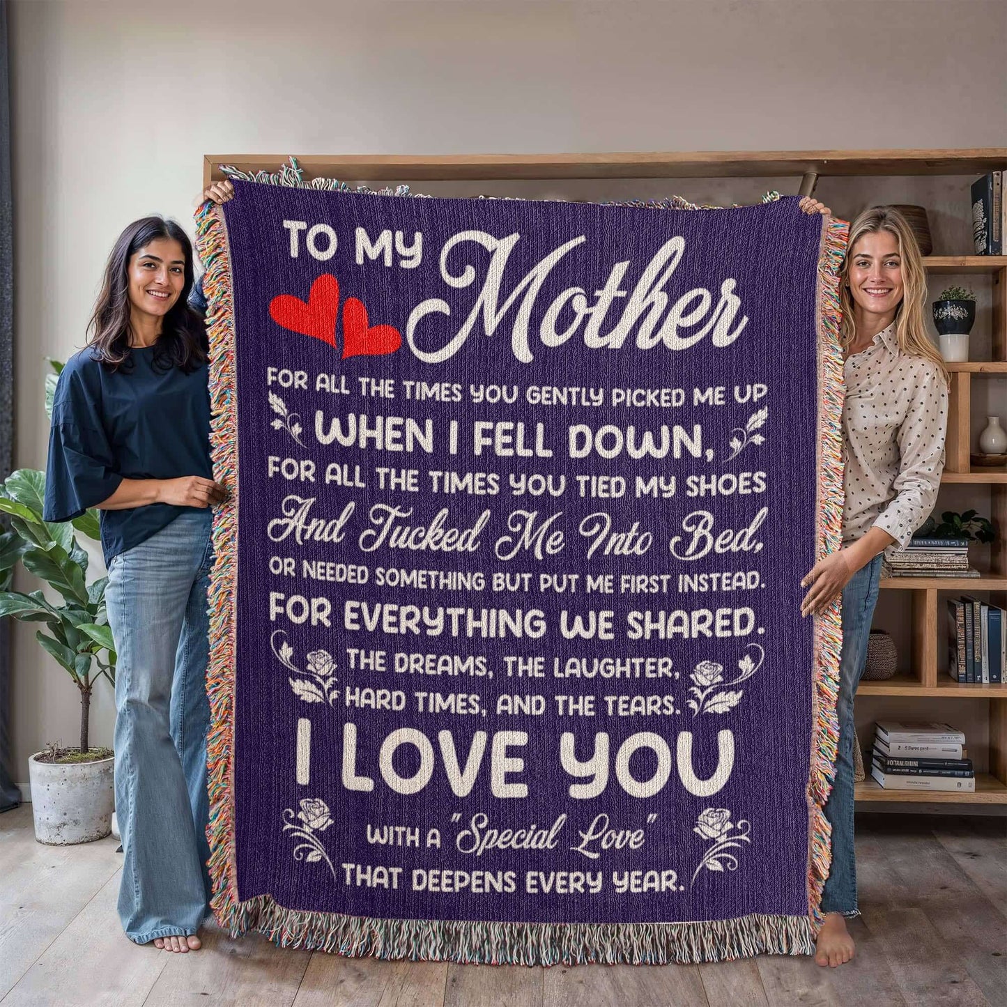 Personalized woven blanket with heartfelt message for mothers, showcasing love and gratitude, ideal gift for special occasions.