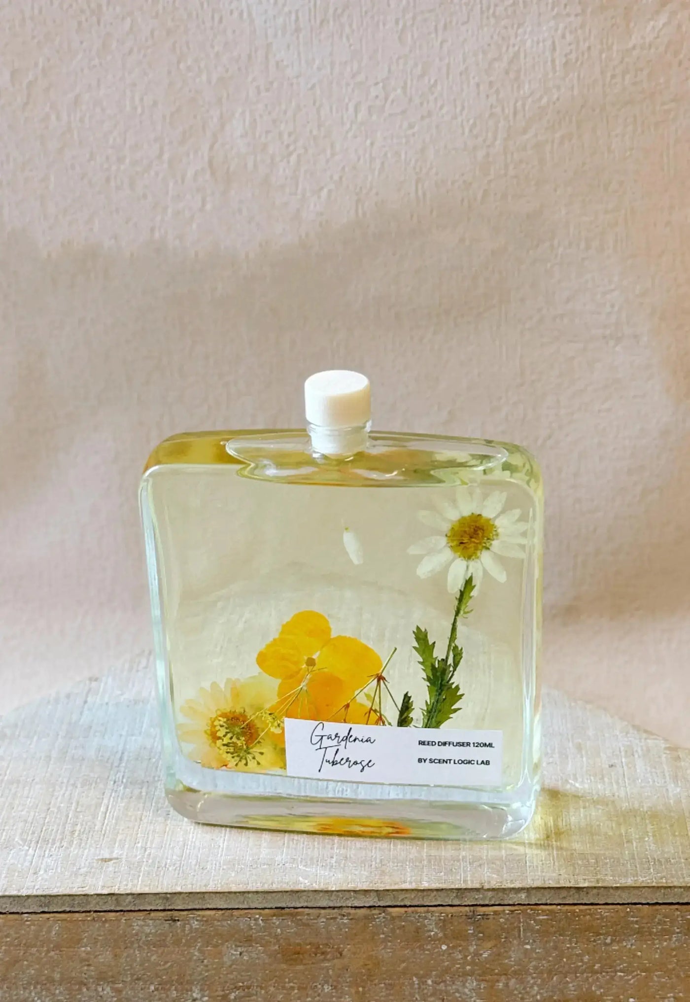 Floral Essence Reed Diffuser 4 OZ • Elegant Home Accent • Perfect Gift - LUXURISS